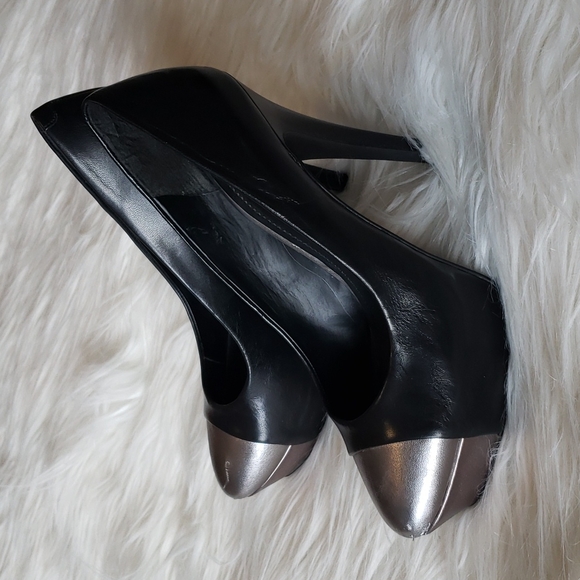 BCBGeneration black and silver leather platform pumps size 8.5 - Picture 11 of 11